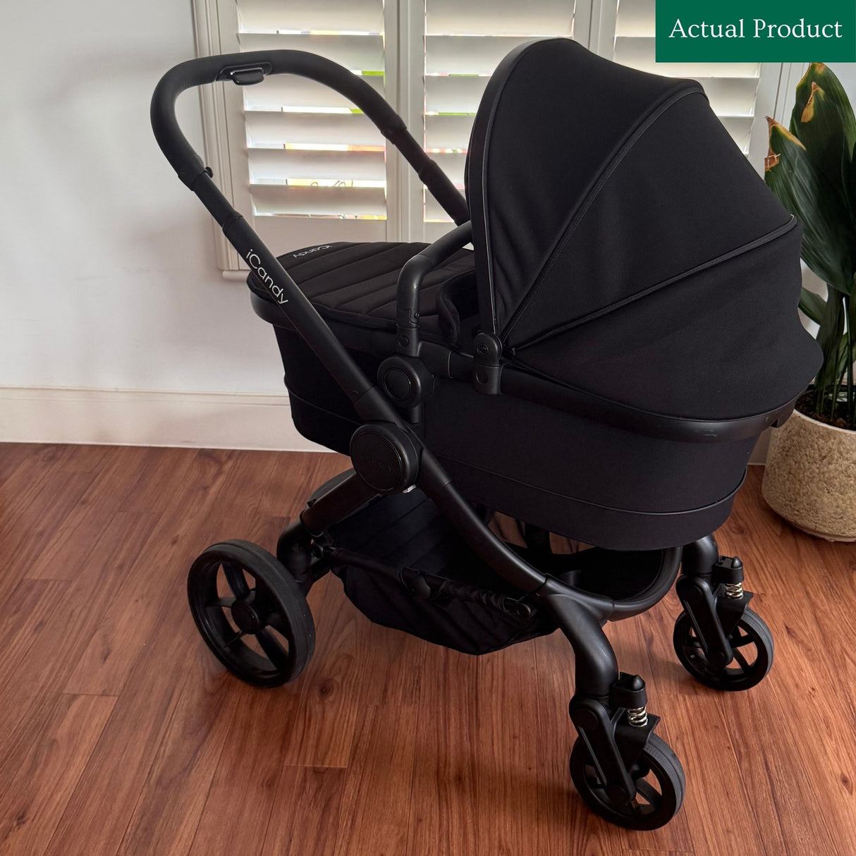 iCandy Peach 7 Studio (includes Carrycot), Like New / Black