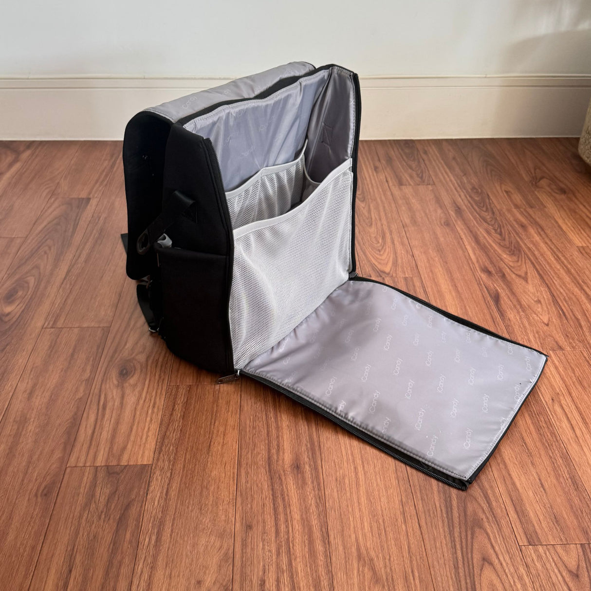 iCandy Peach 7 Studio (includes Carrycot), Like New / Black