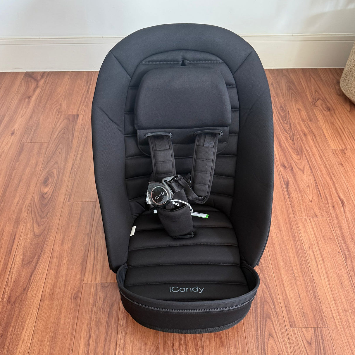 iCandy Peach 7 Studio (includes Carrycot), Like New / Black