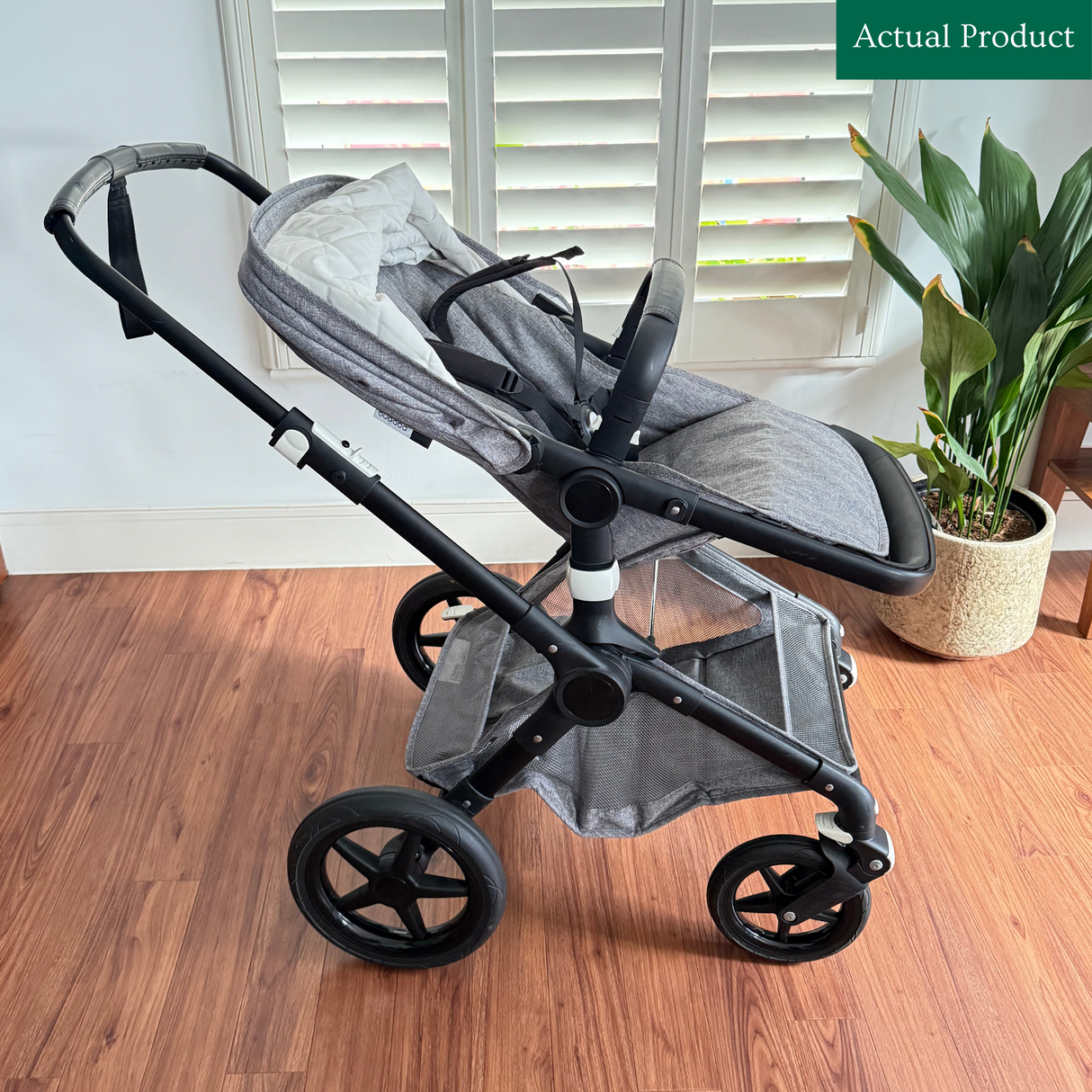 Bugaboo Fox 2 in Classic, Gently Used / Grey