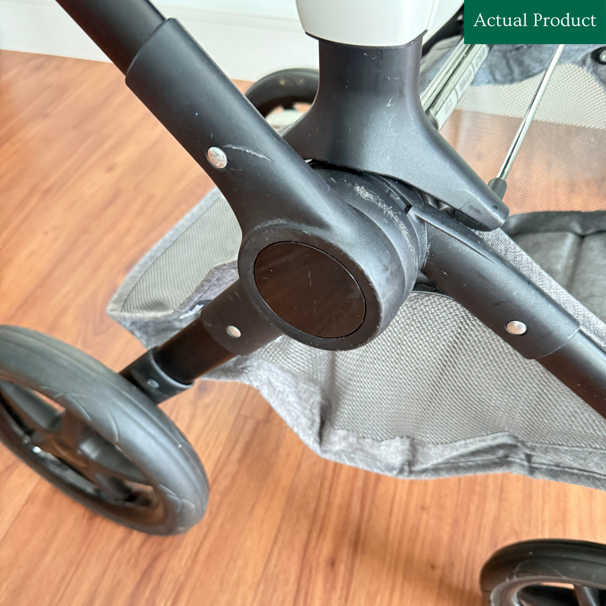 Bugaboo Fox 2 in Classic, Gently Used / Grey