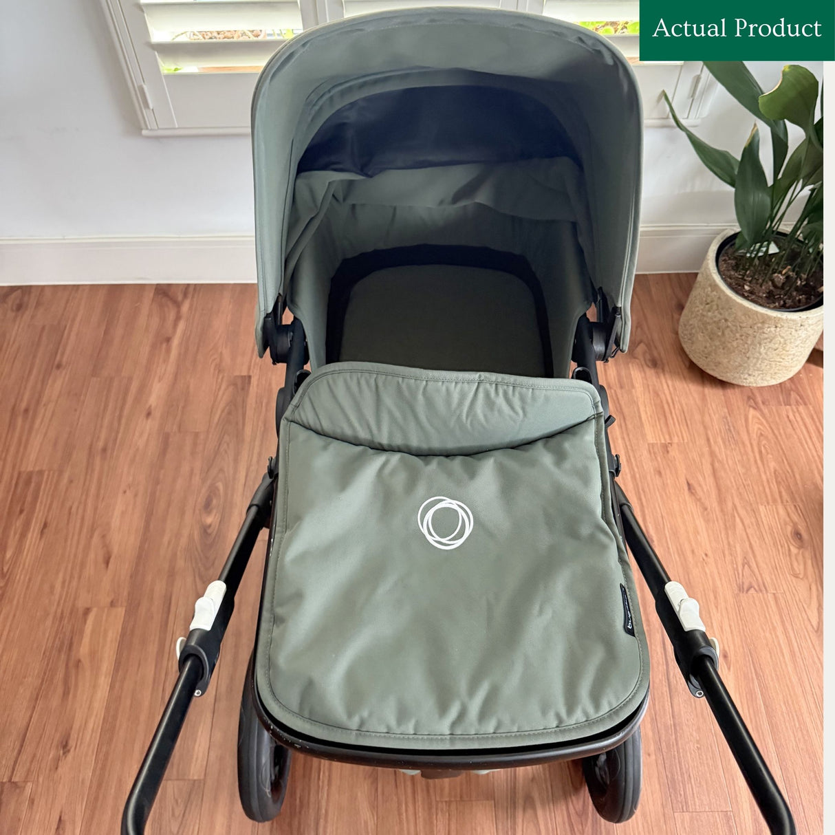 Bugaboo Fox 3 (With Carrycot), Gently Used / Green