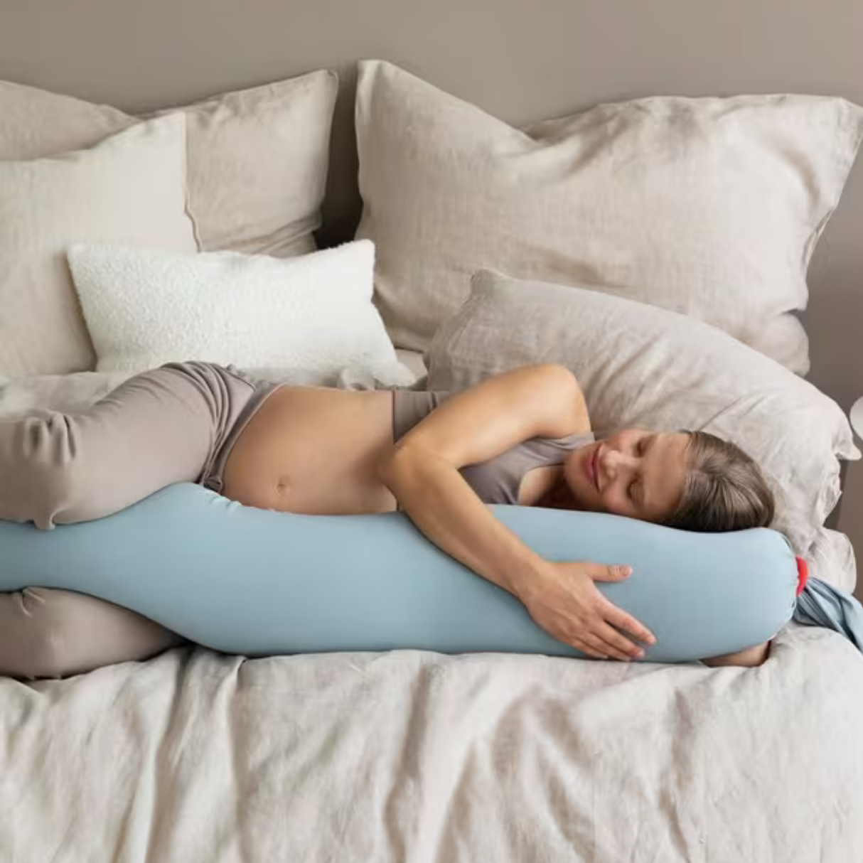 Bbhugme Pregnancy Pillow, Gently Used / Blue
