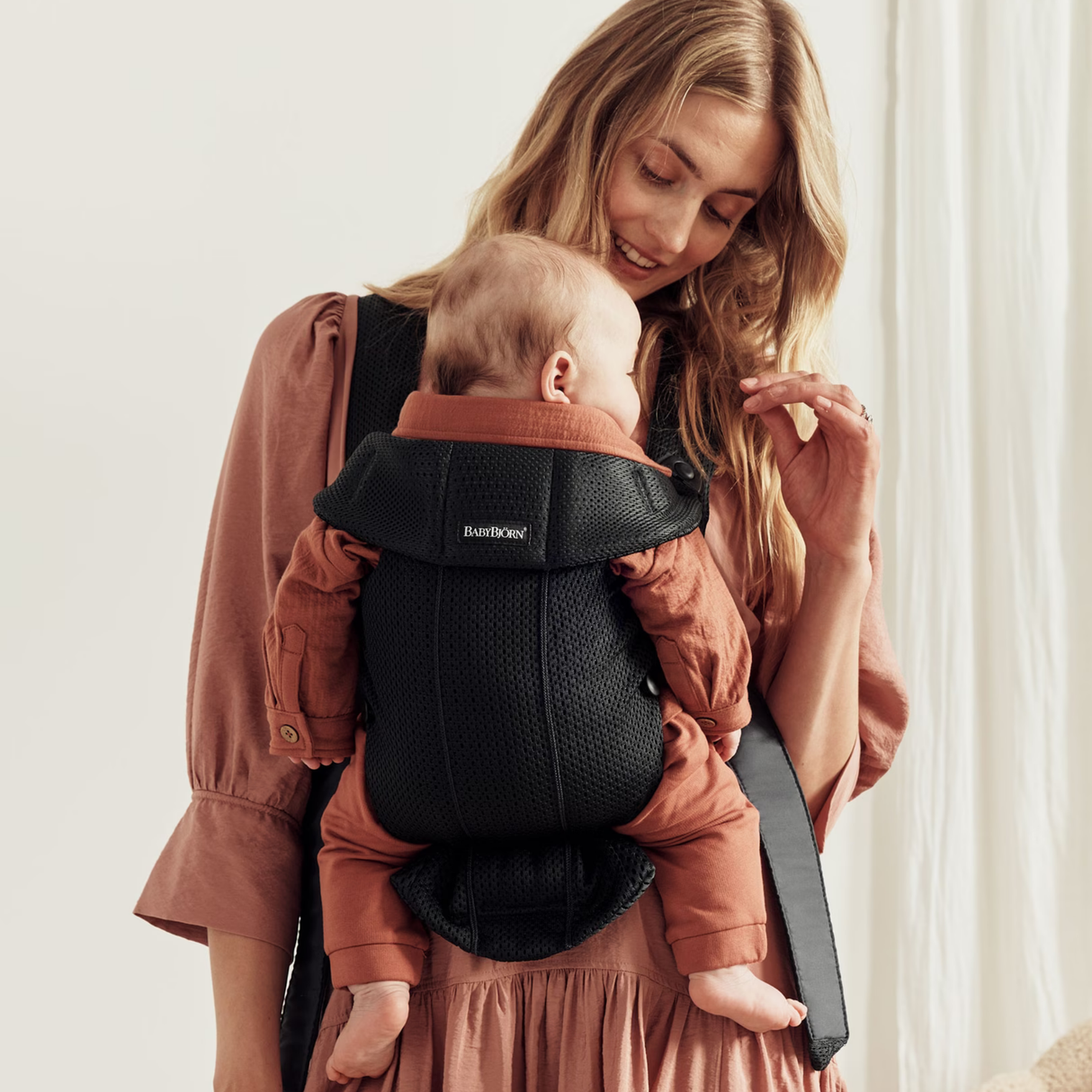 BabyBjörn Mini Carrier, Gently Used / Black