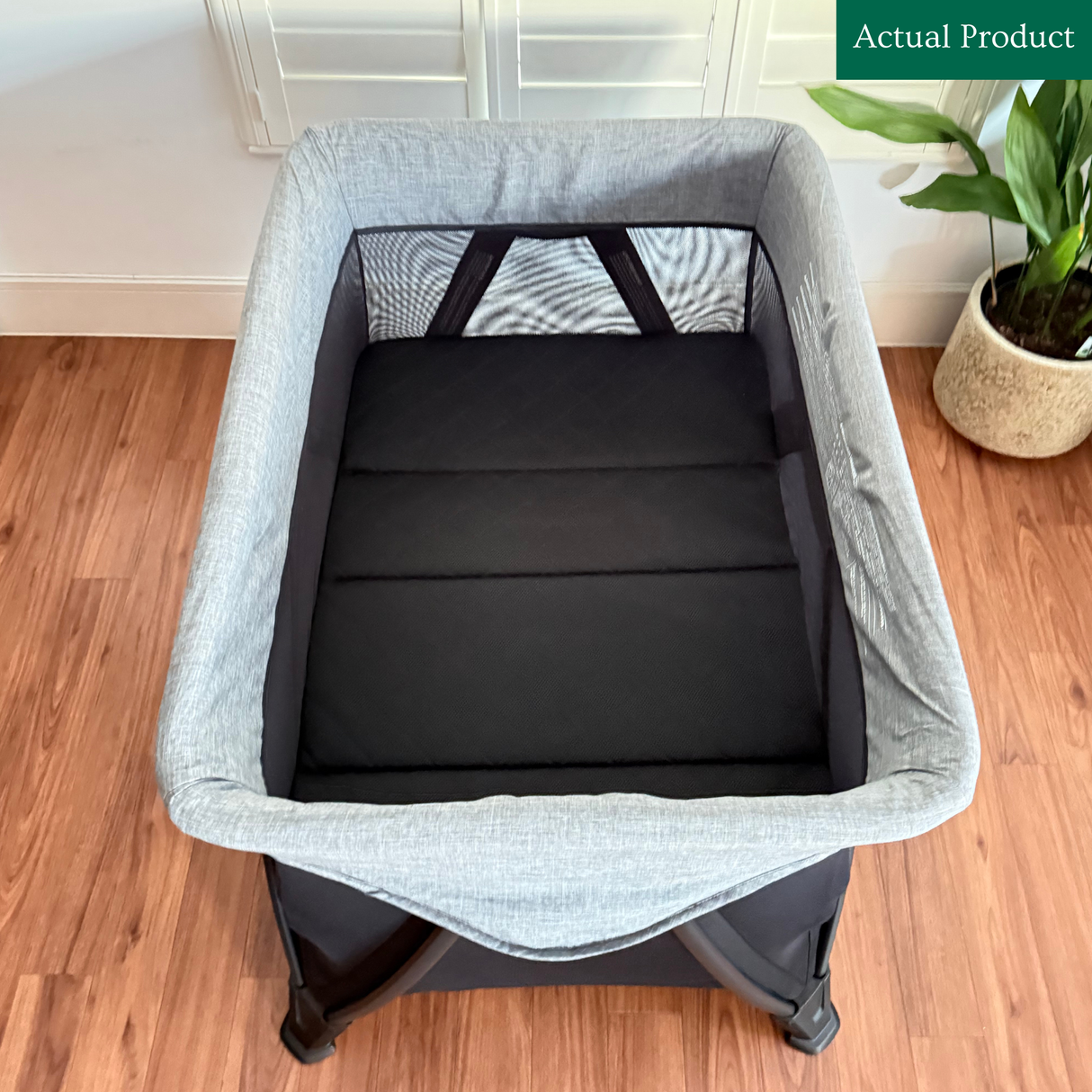Nuna Sena Aire Travel Cot, Like New / Black & Grey