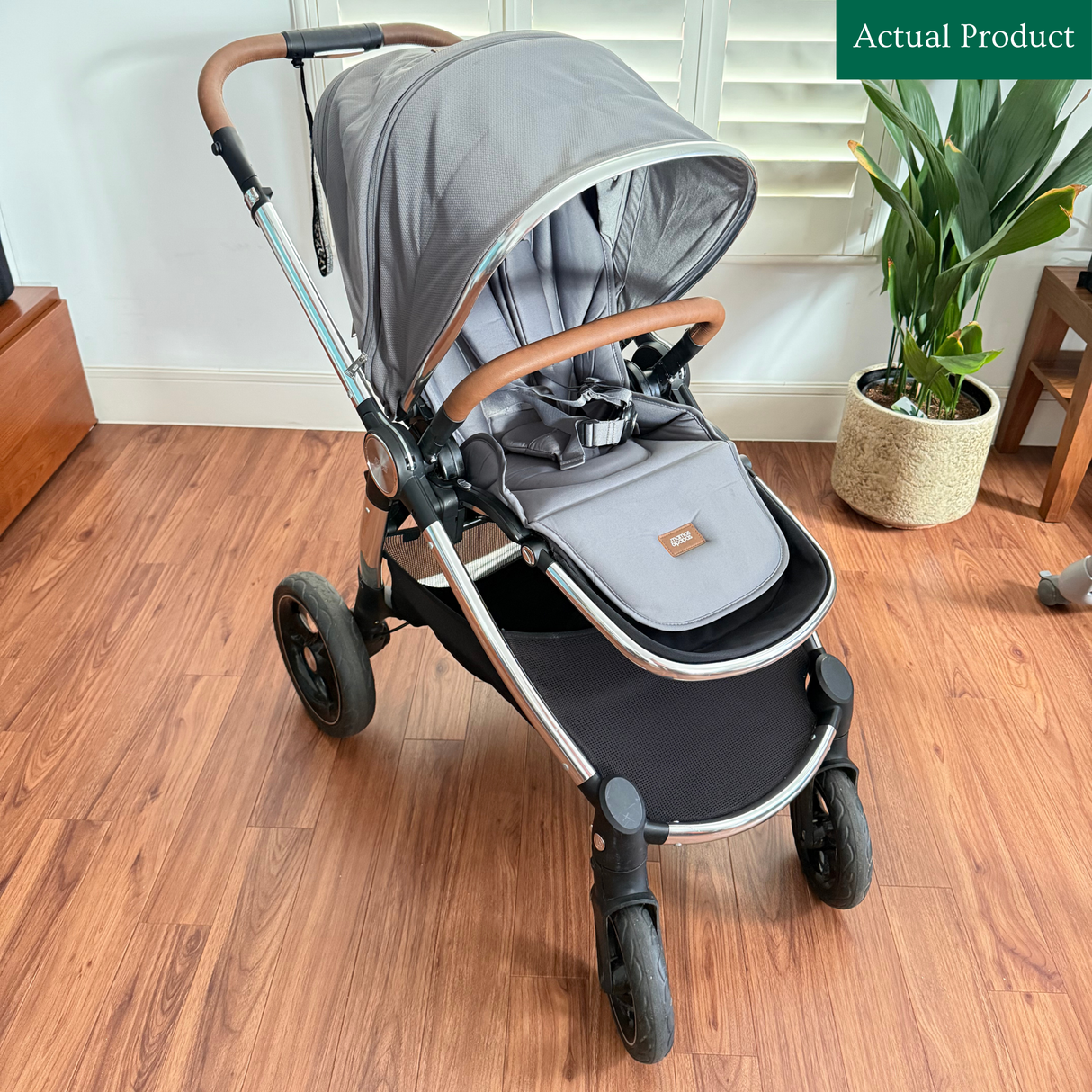 Mamas & Papas Ocarro Pram & Carrycot, Like New / Grey