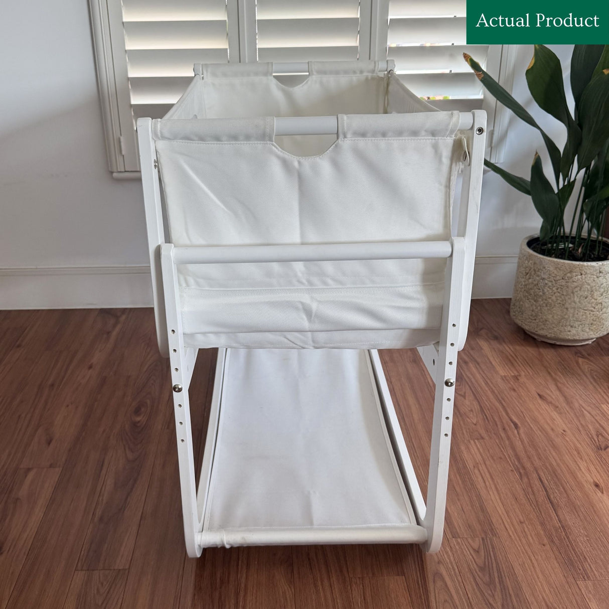 SnüzPod 4 Bedside Crib, Gently Used / White
