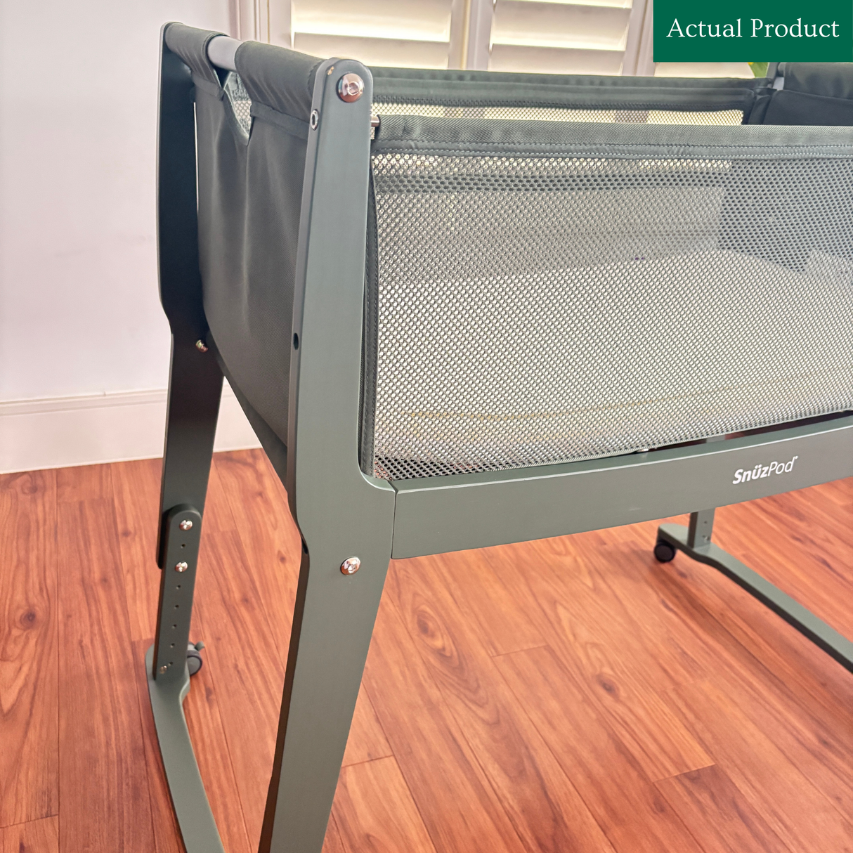 SnuzPod Studio Crib, Like New / Green