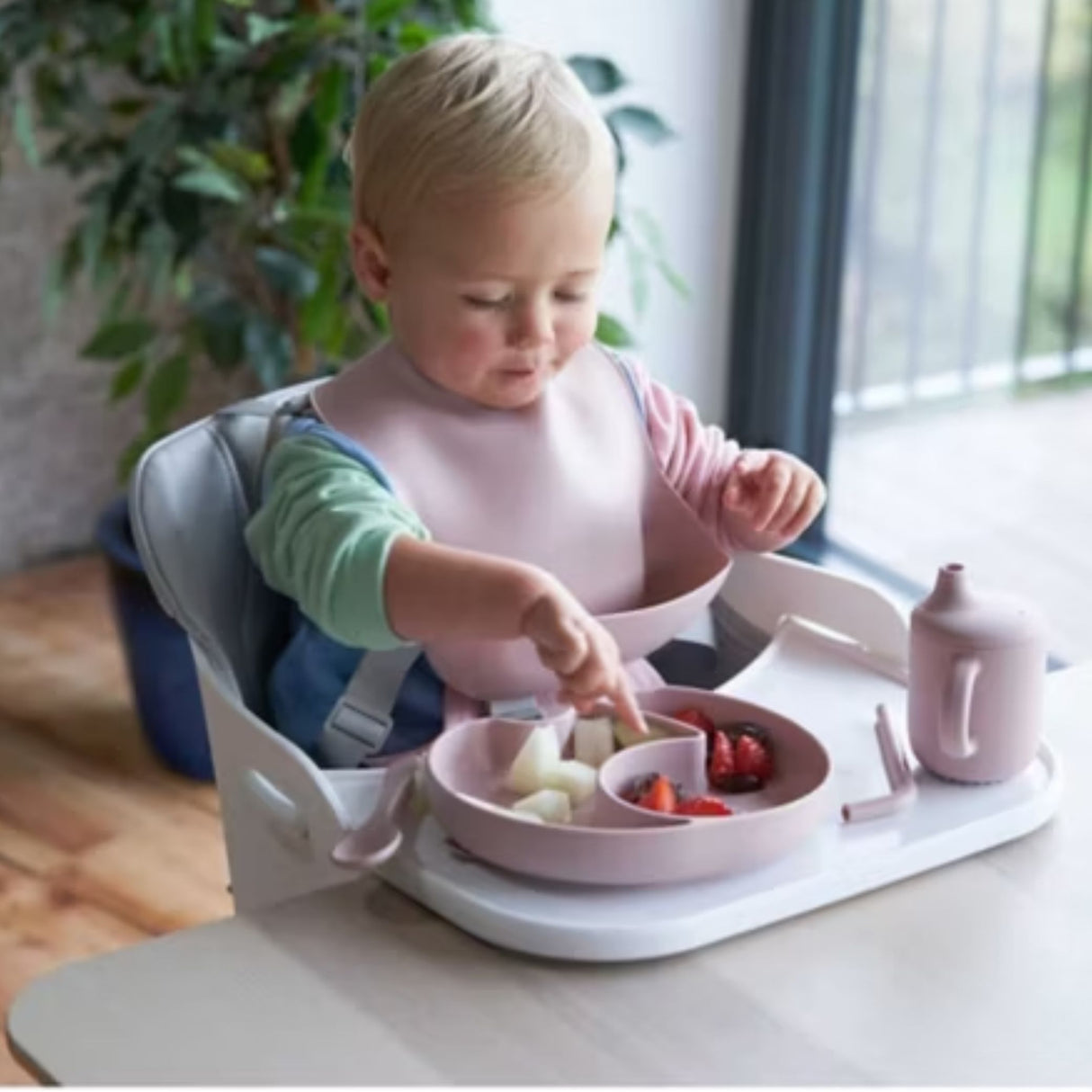 Bababing Una High Chair, Gently Used / White