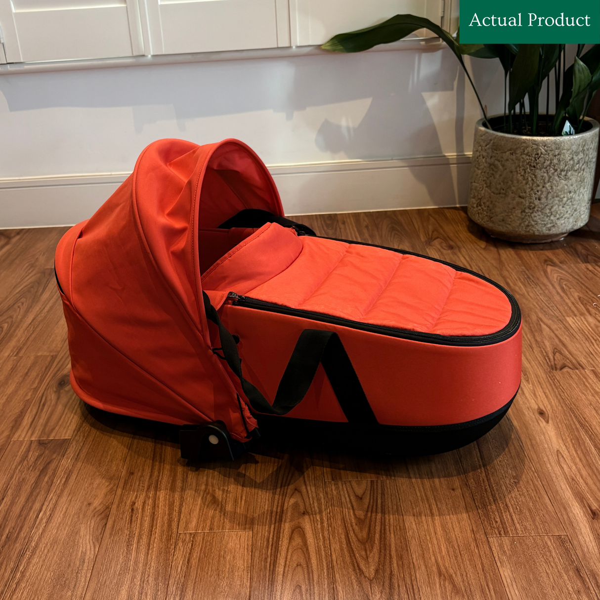 Yoyo Newborn Shell, Like New / Red