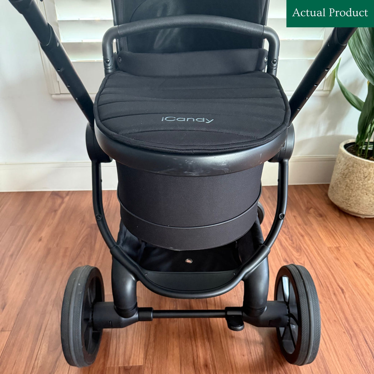 iCandy Peach 7 Studio (includes Carrycot), Like New / Black