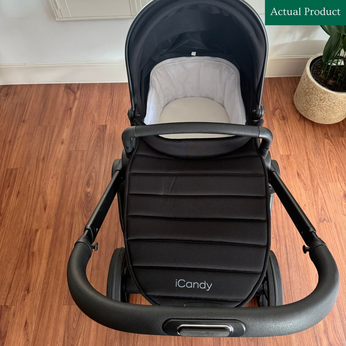 iCandy Peach 7 Studio (includes Carrycot), Like New / Black