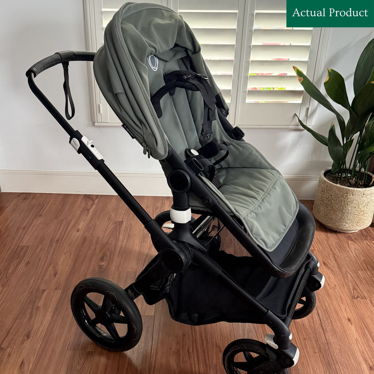Bugaboo Fox 3 (With Carrycot), Gently Used / Green