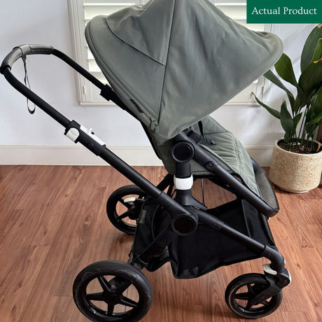 Bugaboo Fox 3 (With Carrycot), Gently Used / Green