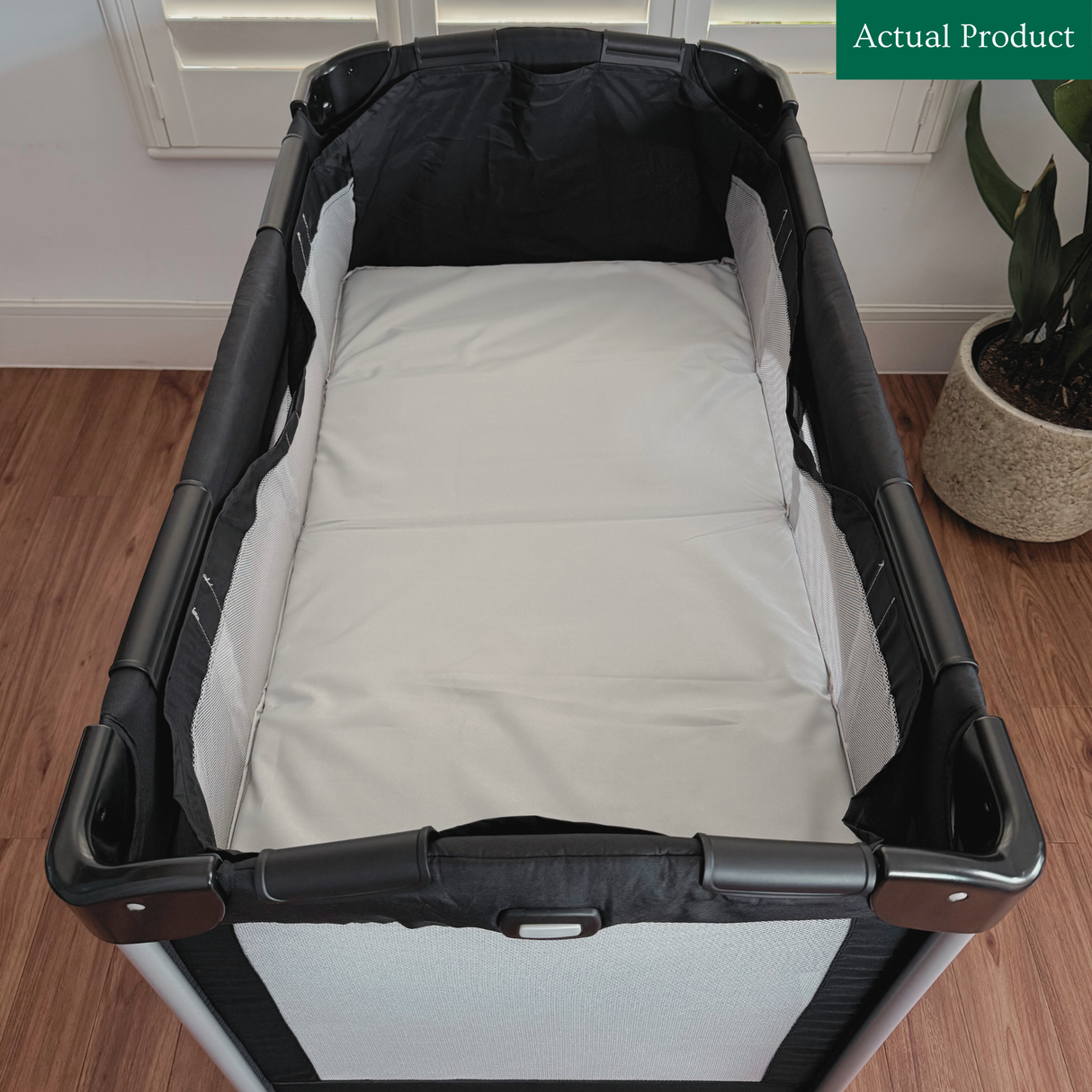 Joie Allura Travel Cot, Like New / Black