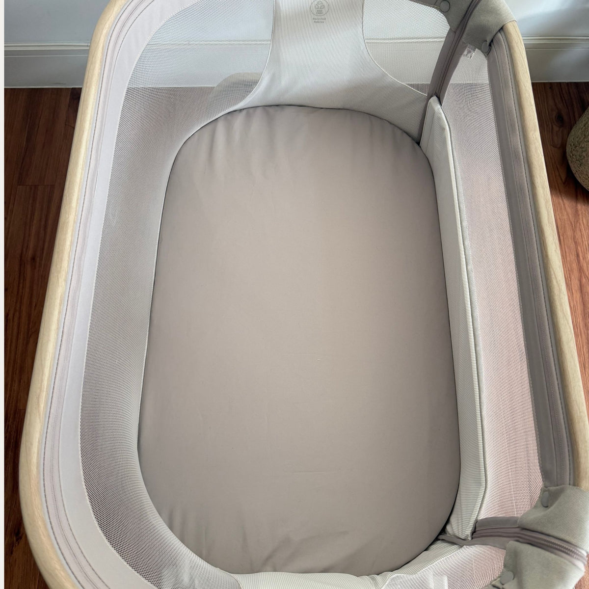 Maxi-Cosi Iora Air Co-Sleeper, Like New / Beige