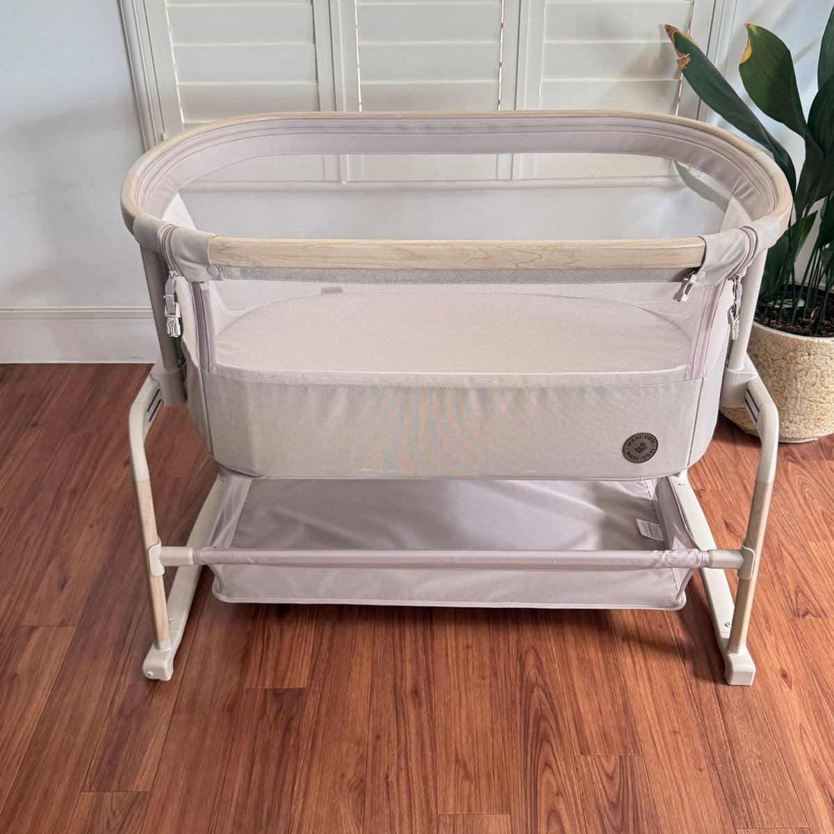 Maxi-Cosi Iora Air Co-Sleeper, Like New / Beige