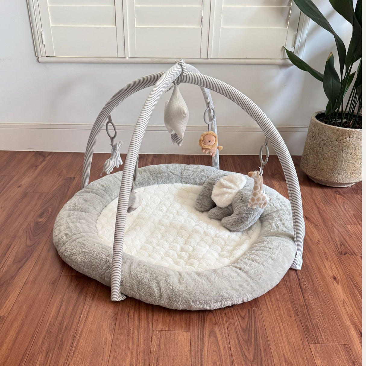 Mamas & Papas Welcome To The World Play Gym, Like New / Grey