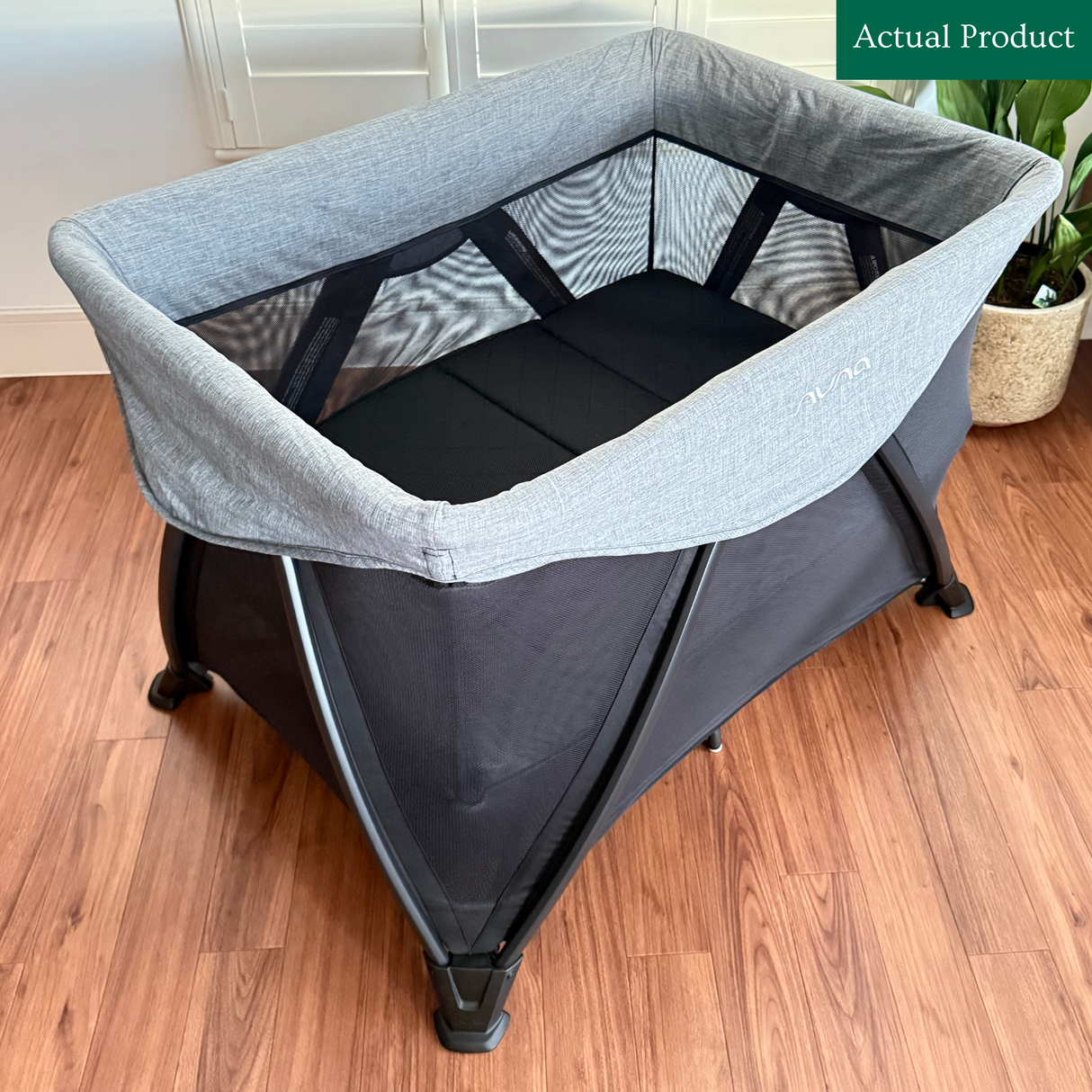 Nuna Sena Aire Travel Cot, Like New / Black & Grey