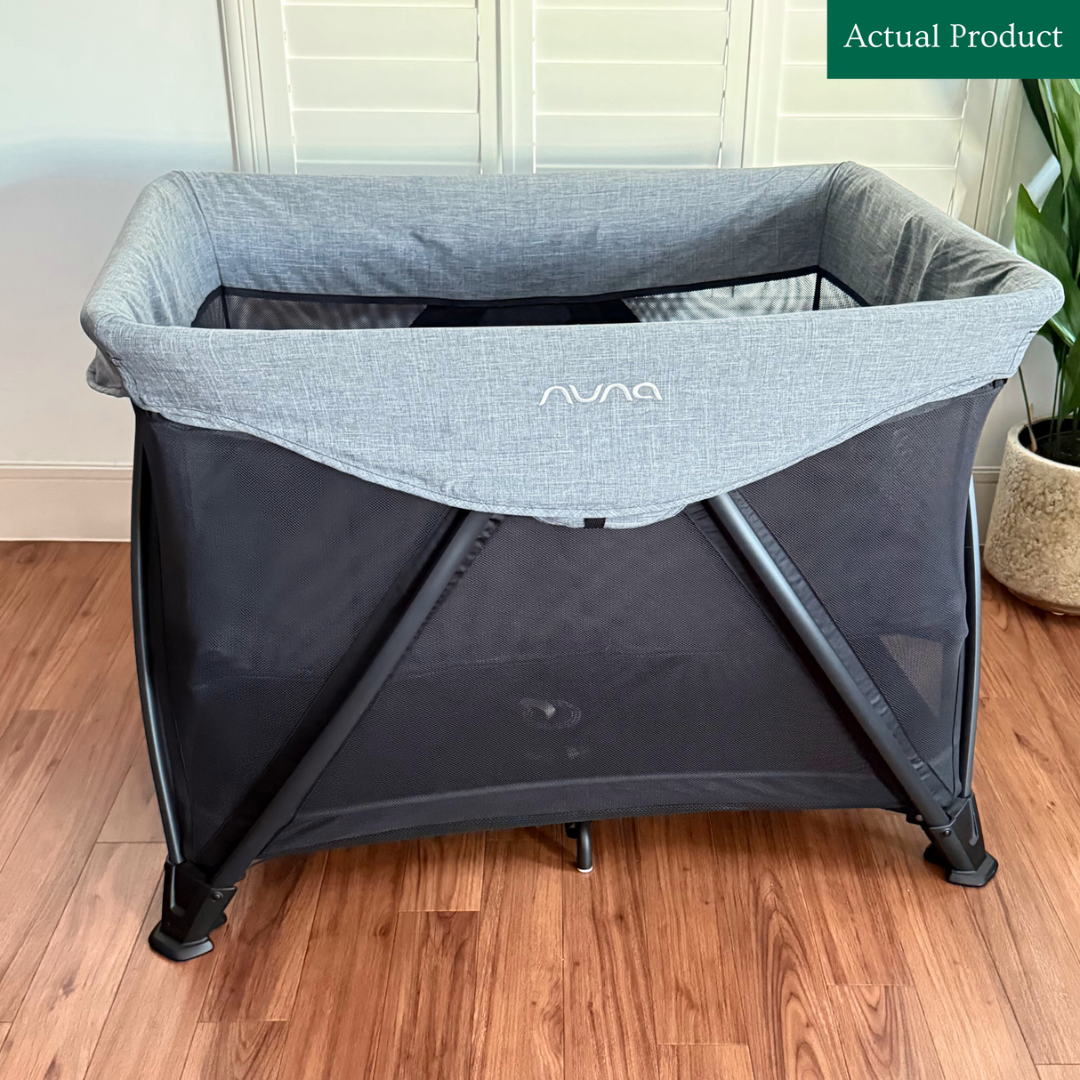 Nuna Sena Aire Travel Cot, Like New / Black & Grey