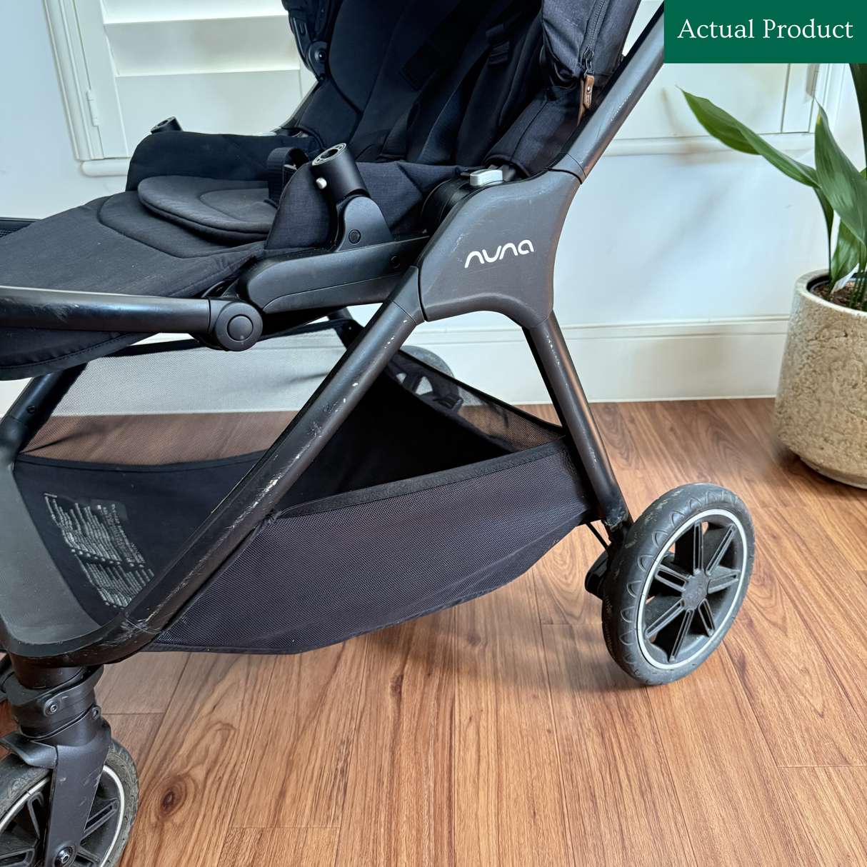 Preloved Nuna Triv Next Travel System, Black