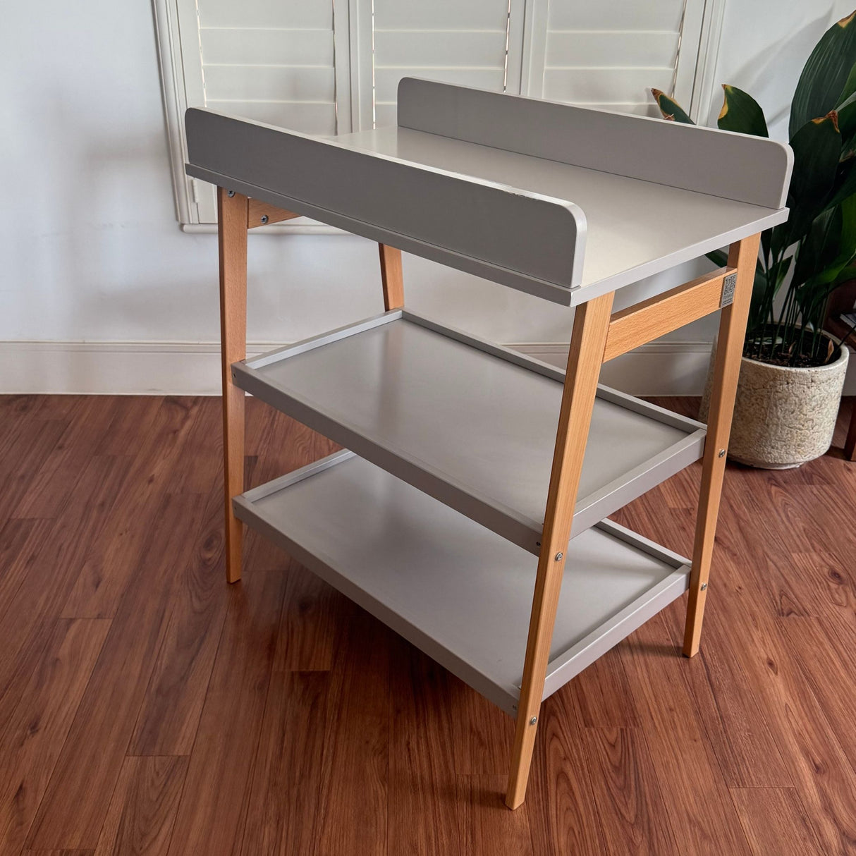 Baby Elegance Ollie Changing Table, Gently Used / Wood