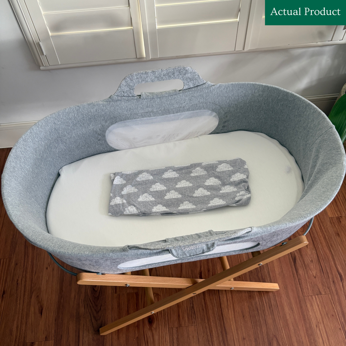 Snuzbaskit Moses Basket With Stand, Like New / Grey