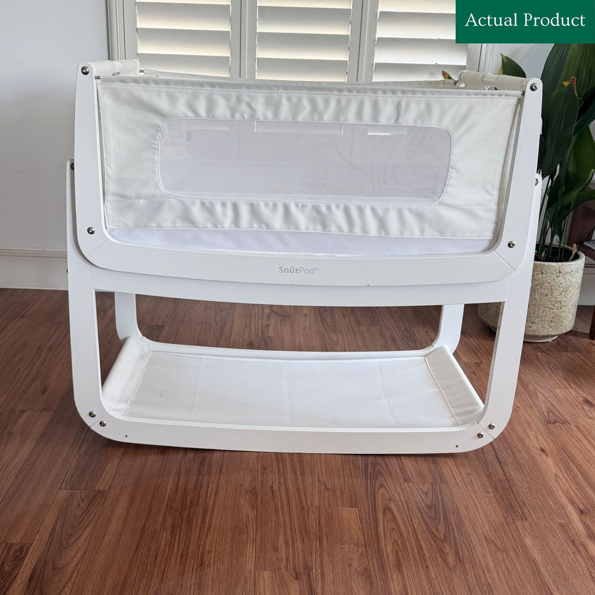 SnüzPod 4 Bedside Crib, Gently Used / White