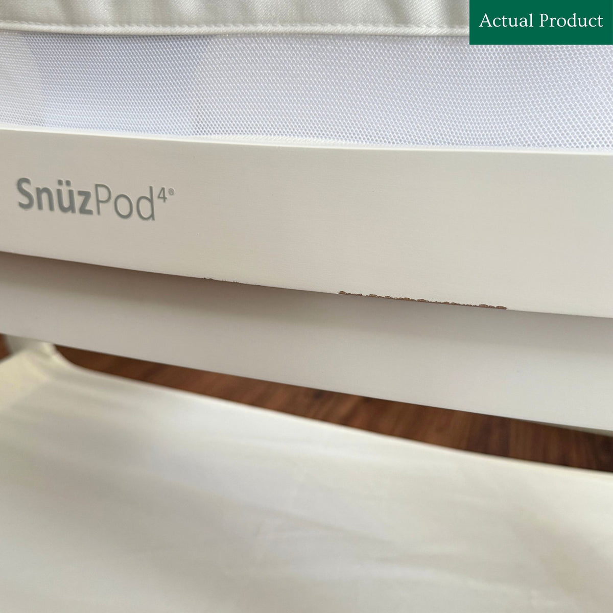 SnüPod4 Bedside Crib, Gently Used / White