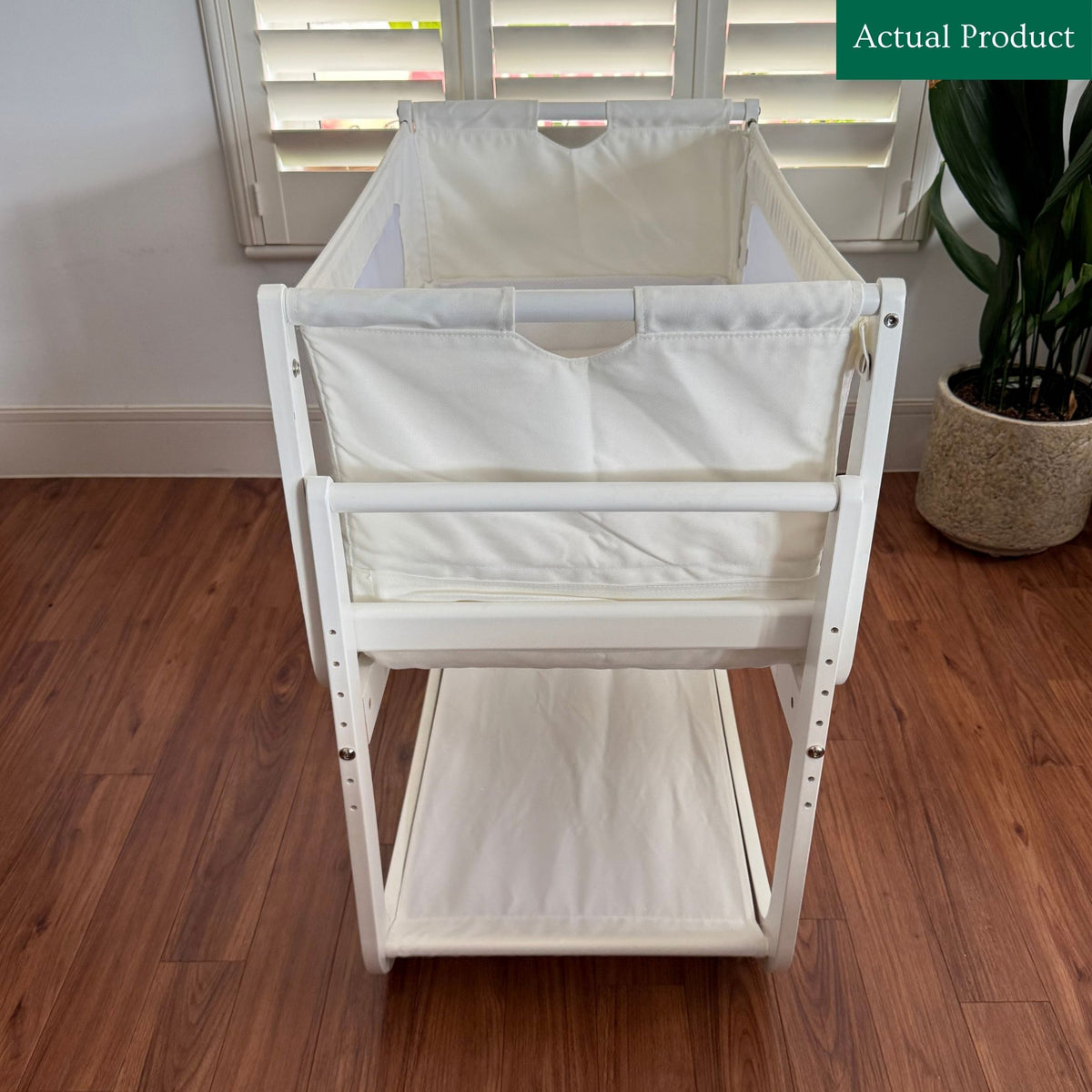 SnüPod4 Bedside Crib, Gently Used / White